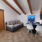 In With Terrace, Air Conditioning, Wifi, Washing Machine 5158-3 Ferienhaus