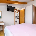 Ferienhaus In With Terrace, Air Conditioning, Wifi, Washing Machine 5158-3 *