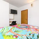 Ferienhaus In With Terrace, Air Conditioning, Wifi, Washing Machine 5158-3 *