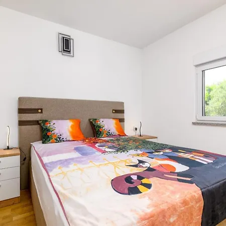 In With Terrace, Air Conditioning, Wifi, Washing Machine 5158-3 * מדולין